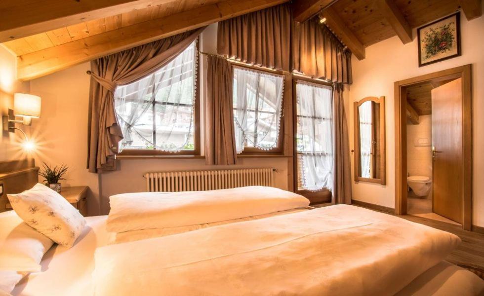 Double Room,1418037096:JPEG